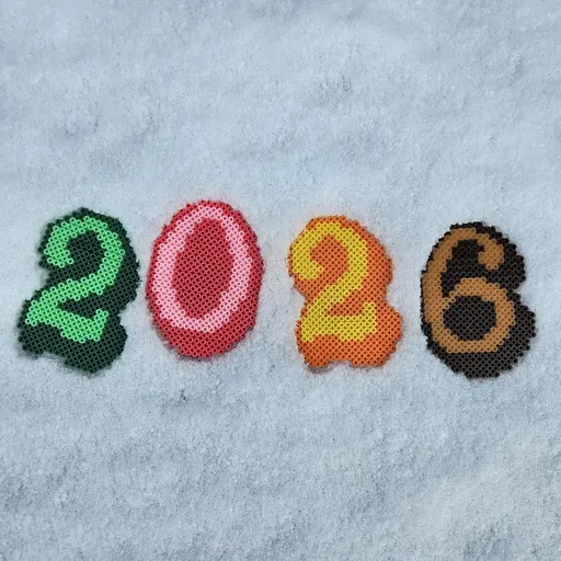 Napis 2026 z koralików do prasowania na Nowy Rok